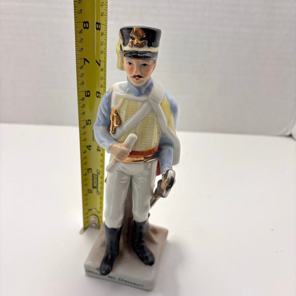 Napoleonic Military Figurine - Officier des Chasseurs Made in Italy 9 inches - Picture 9 of 11